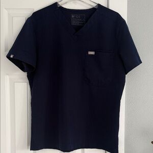 Figs Men's Deep  navy Blue Short Sleeve V-Neck Tee size M